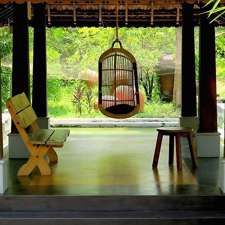 Clayfingers Art Cottage Thrissur Buitenkant foto