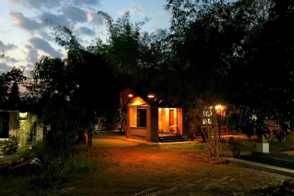 Clayfingers Art Cottage Thrissur Buitenkant foto
