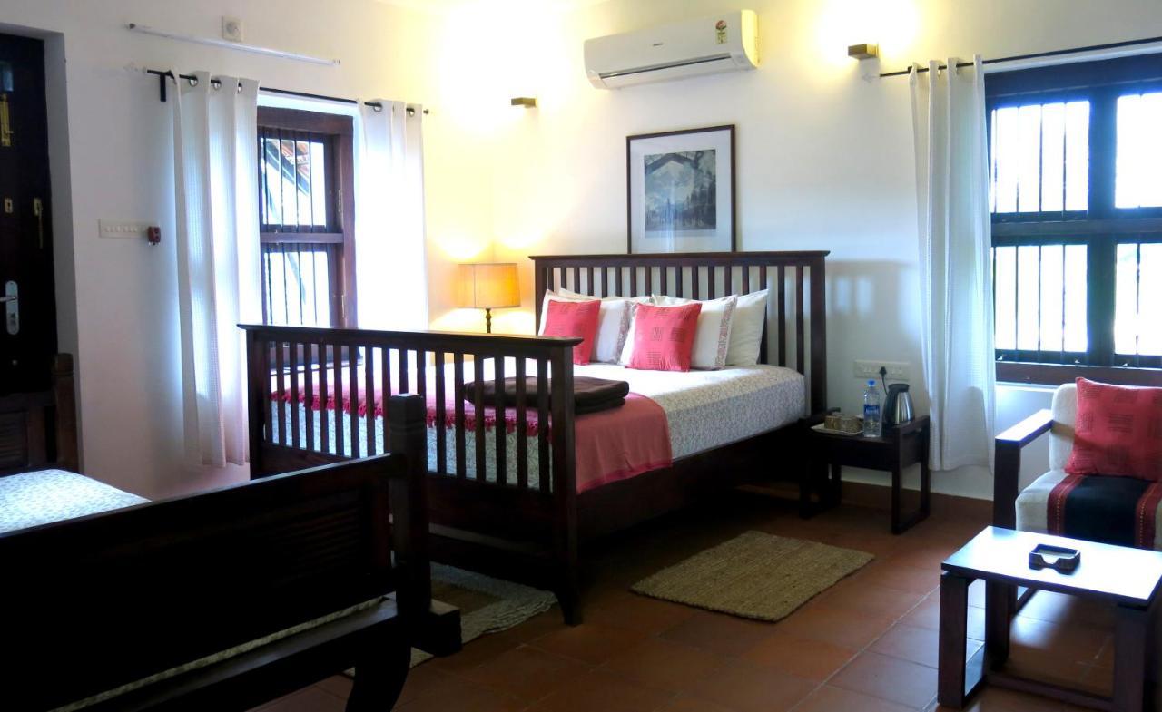 Clayfingers Art Cottage Thrissur Buitenkant foto